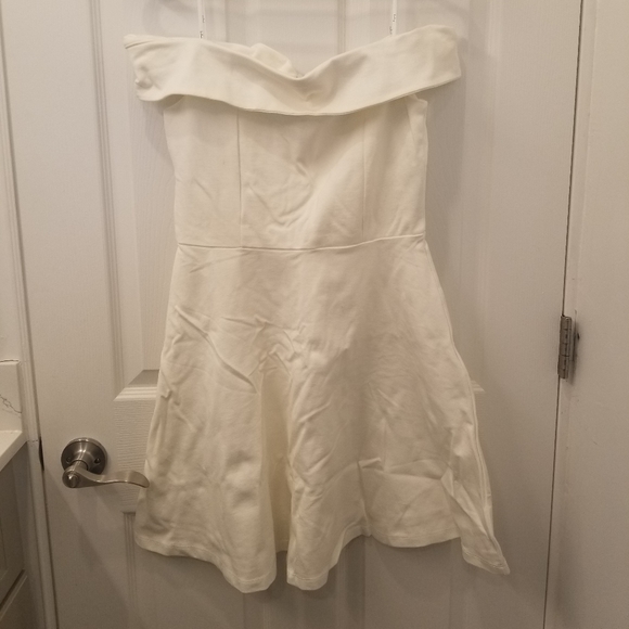 White Lulus dress size M/6 - Picture 2 of 4